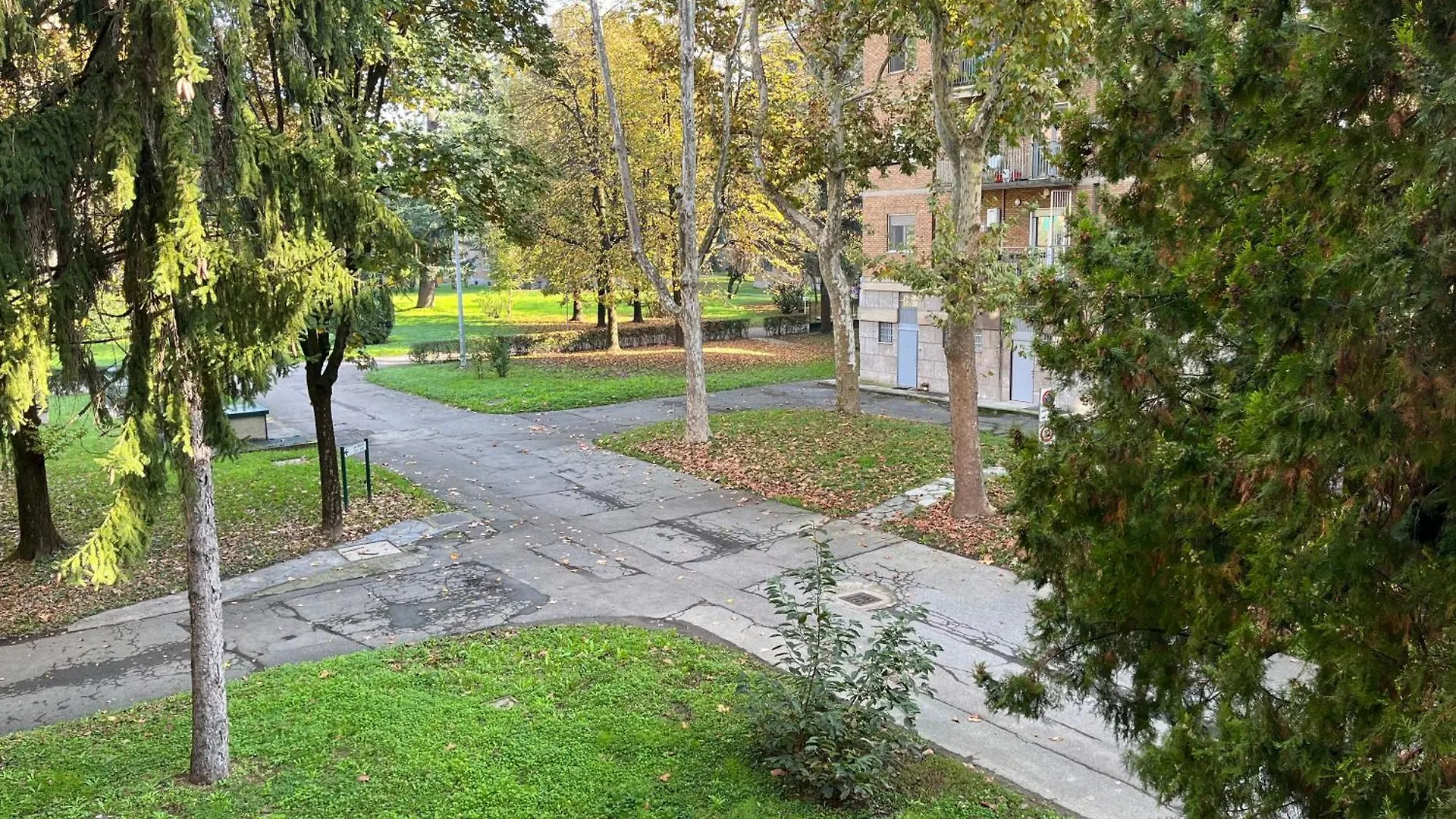 Nel Verde Della Citta Milan Italy